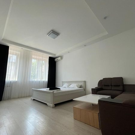 Vip Apartment Karl Marks Avenue Krivoy Rog Ngoại thất bức ảnh